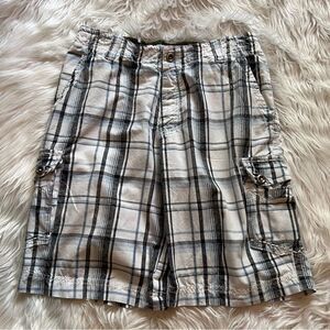 BKE Men’s Shorts Beaumont Sz 33x11 Black White Blue Plaid Bermuda Button Front